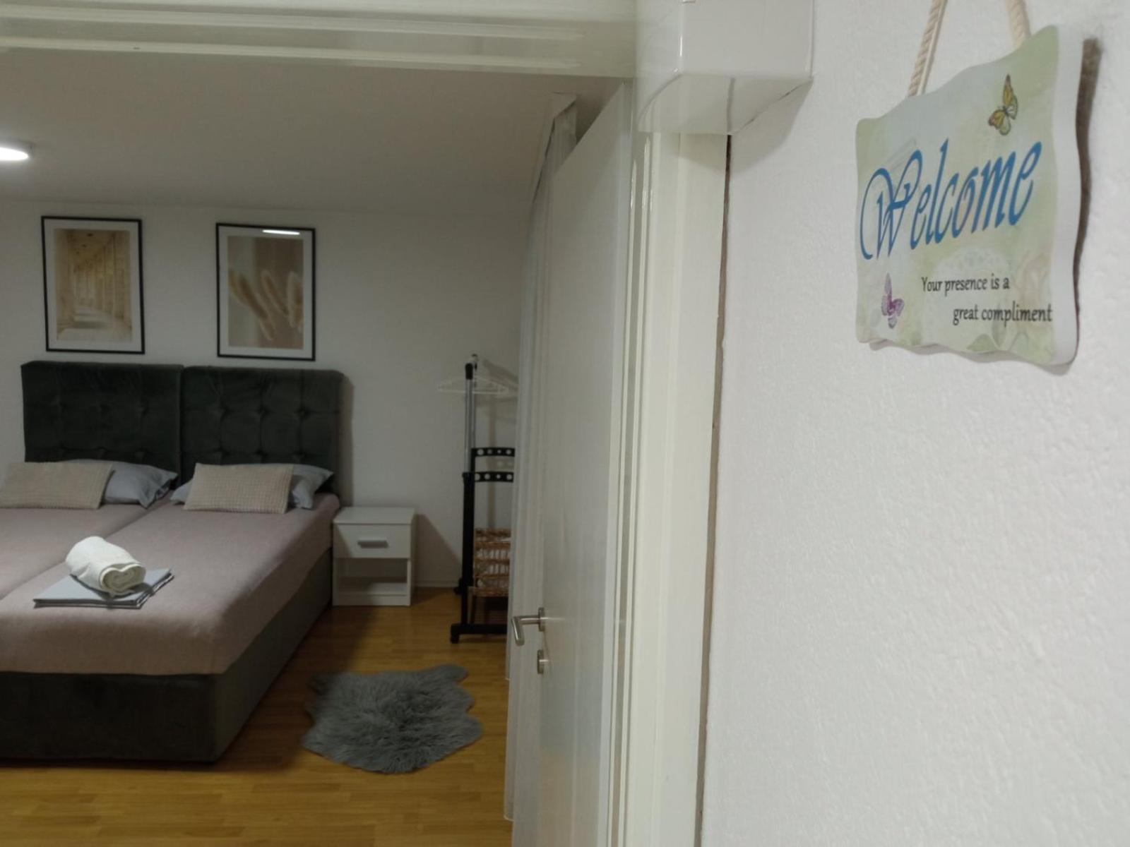 Summer House With Heated Swimming Pool Mostar Exteriör bild